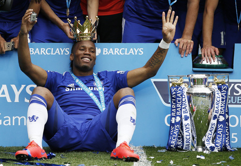 Cựu tiền đạo Chelsea Drogba chính thức giải nghệ - Tuổi Trẻ Online